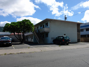 2132 Algaroba St in Honolulu, HI - Building Photo - Building Photo