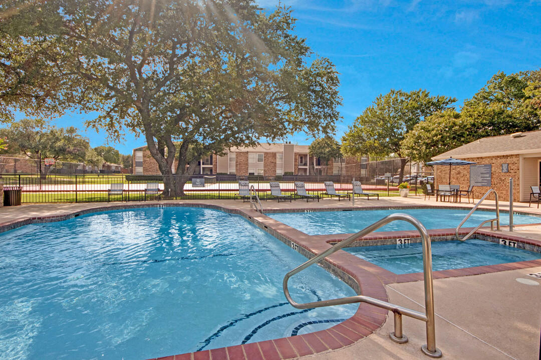 The Fairway in Plano, TX - Foto de edificio