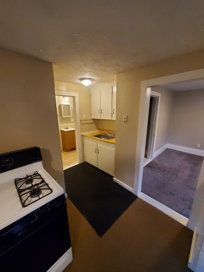 215 Madison St, Unit B