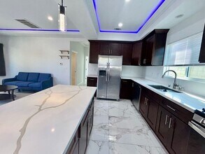 11295 Stratford Dr in Garden Grove, CA - Building Photo - Building Photo