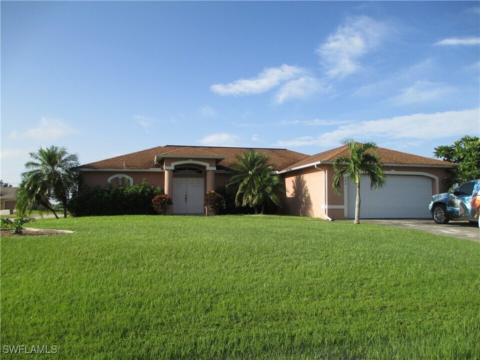 342 NE 17th St in Cape Coral, FL - Building Photo