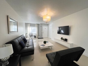 4368 S Kirkman Rd in Orlando, FL - Foto de edificio - Building Photo