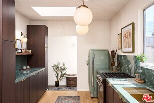 818 Palms Blvd in Los Angeles, CA - Building Photo