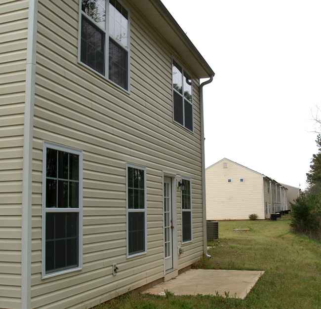 253 Lossie Ln in Mcdonough, GA - Foto de edificio - Building Photo