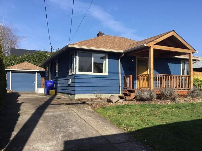 property at 7525 N Clarendon Ave