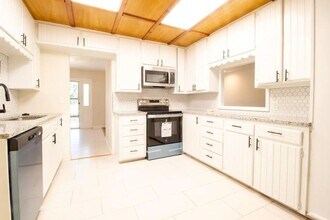 1677 N State Hwy CC in Nixa, MO - Building Photo - Building Photo