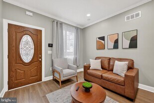 2542 Arcadia St in Philadelphia, PA - Building Photo