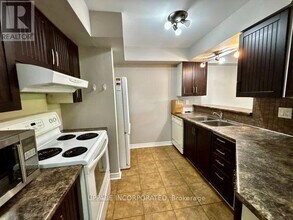 37 Robinson Ave in Ottawa, ON - Building Photo - Building Photo