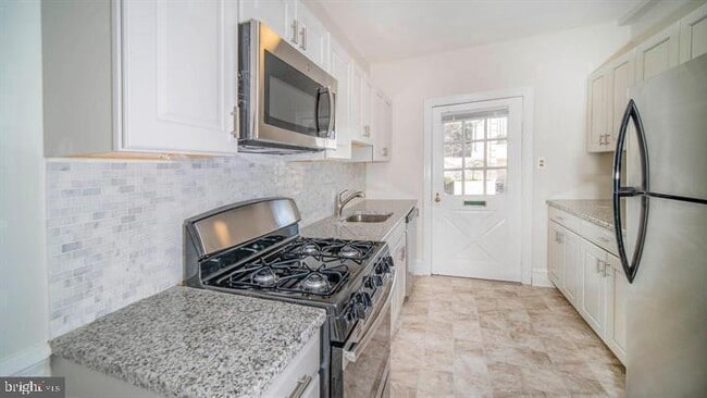 property at 711 N Broom St