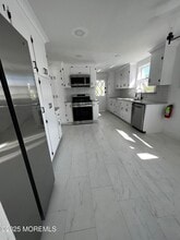 205 Locust Ave in West Long Branch, NJ - Building Photo - Building Photo