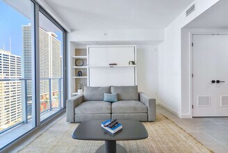 227 NE 2nd St in Miami, FL - Building Photo - Building Photo