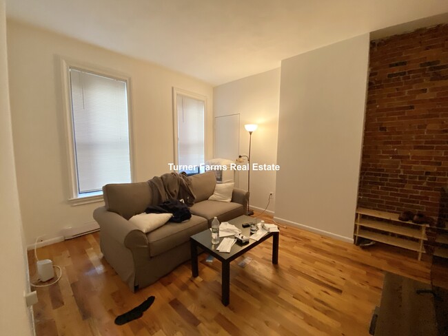 2 Curtis St, Unit 23 cortes unit 6 in Boston, MA - Building Photo - Building Photo