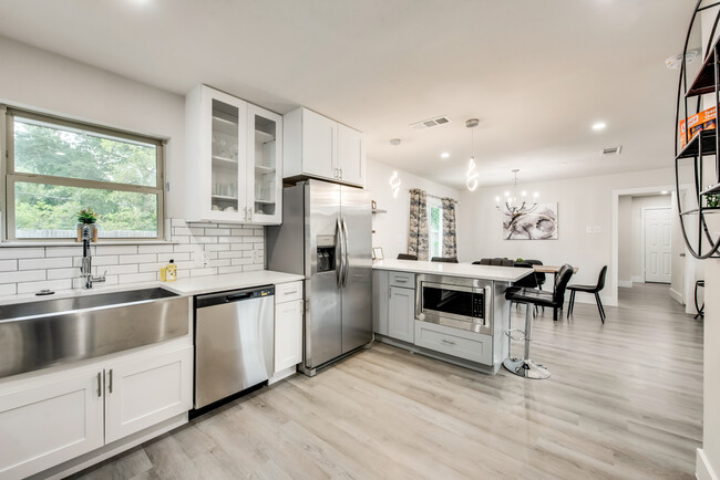 property at 11385 Earlywood Dr