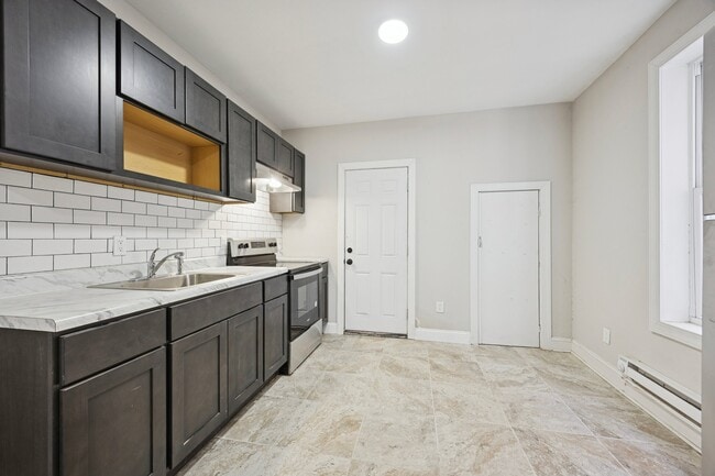 831 S Allison St in Philadelphia, PA - Building Photo - Building Photo