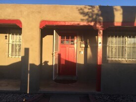 1352 Vassar Drive Northeast, Unit 1 in Albuquerque, NM - Building Photo