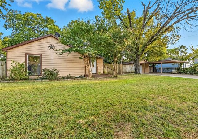 916 W Sanford St in Arlington, TX - Building Photo