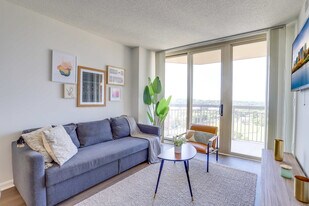 901 N Pollard St in Arlington, VA - Building Photo