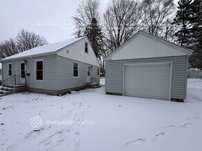 6709 Channel Rd NE in Fridley, MN - Building Photo - Building Photo