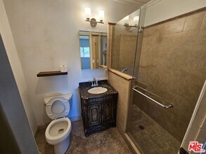 2737 S Robertson Blvd in Los Angeles, CA - Building Photo - Building Photo