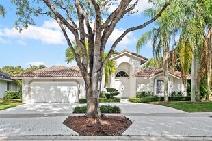 765 Bayside Ln in Weston, FL - Building Photo