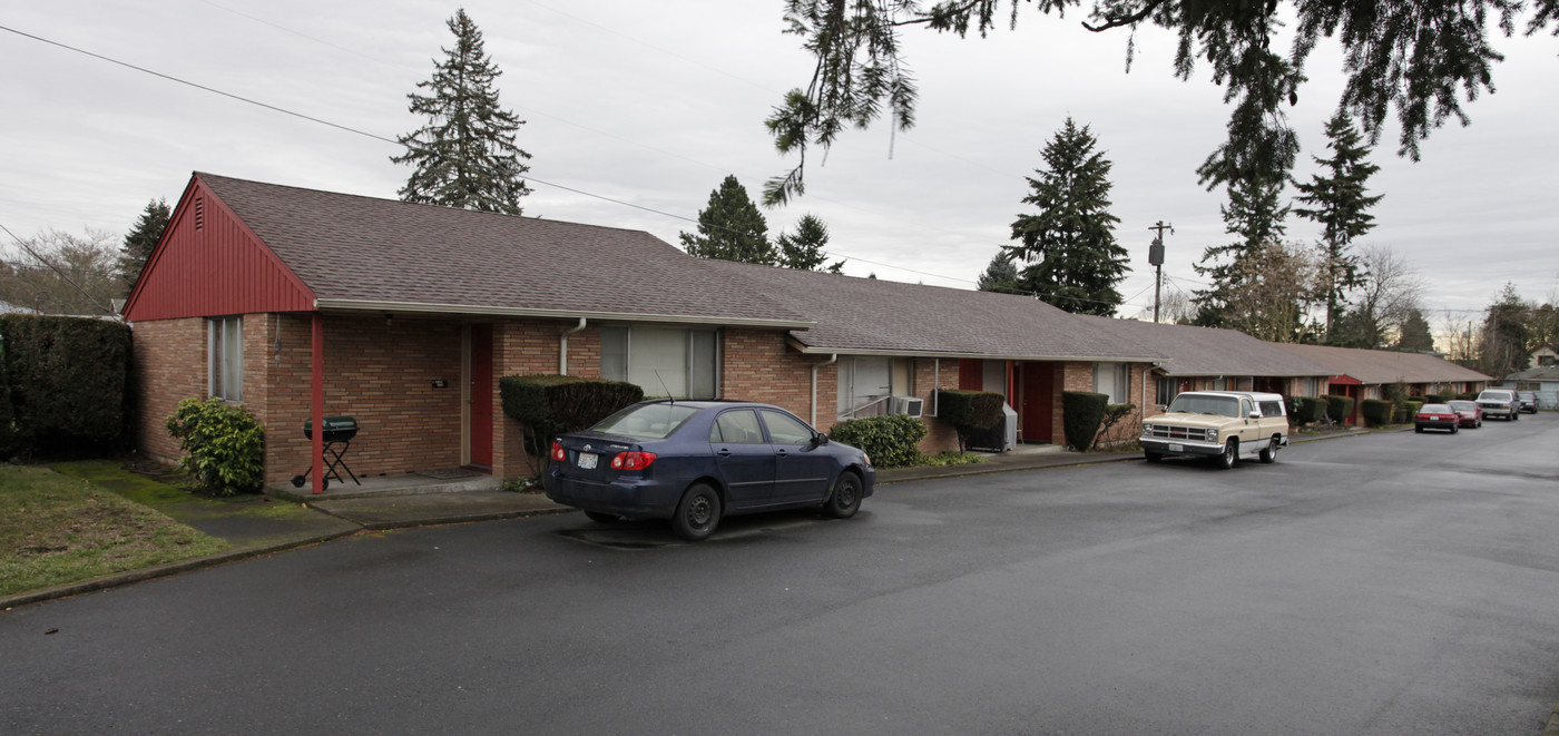 Mill Court Apartments in Vancouver, WA - Foto de edificio