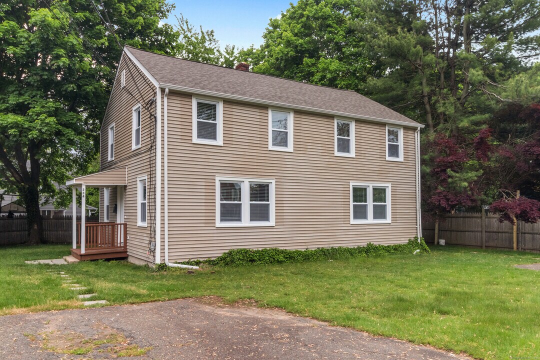 234 Melville Dr in Fairfield, CT - Foto de edificio