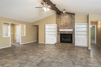 6807 Cricket Canyon Rd in Oklahoma City, OK - Building Photo - Building Photo