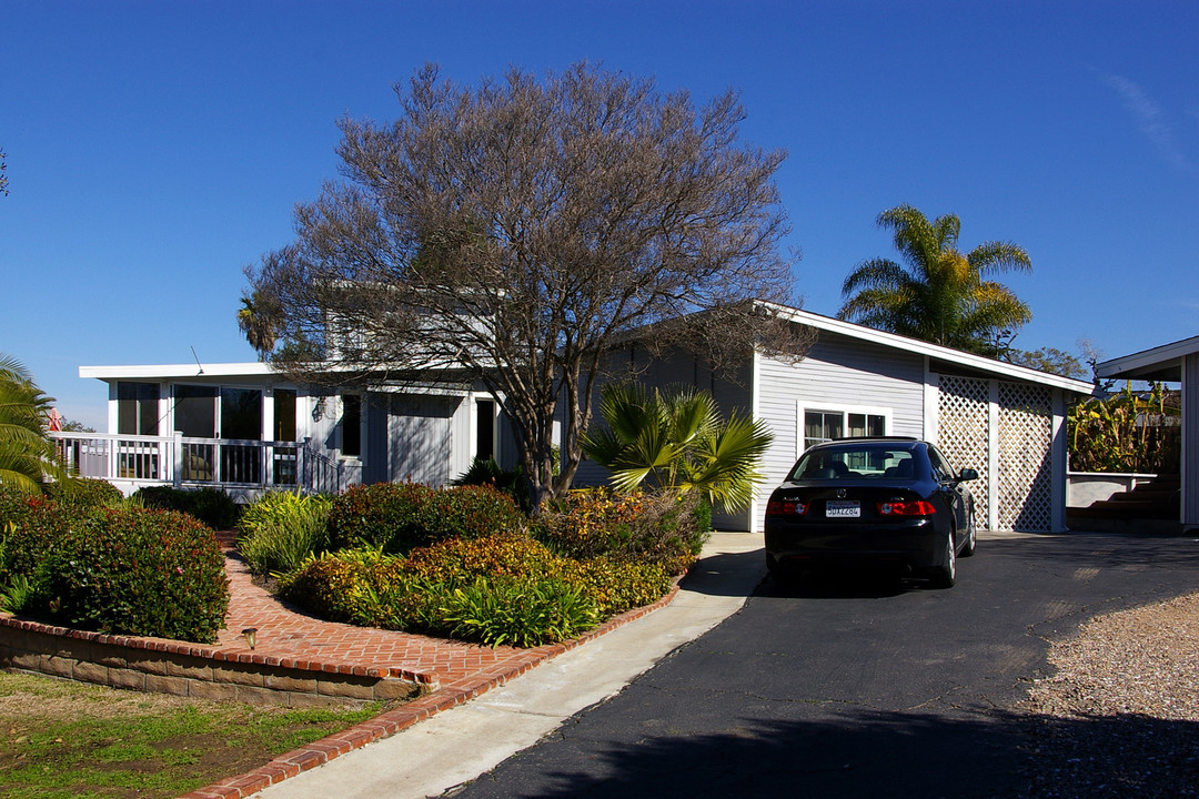 1250-1256 BARBARA Dr in Vista, CA - Foto de edificio