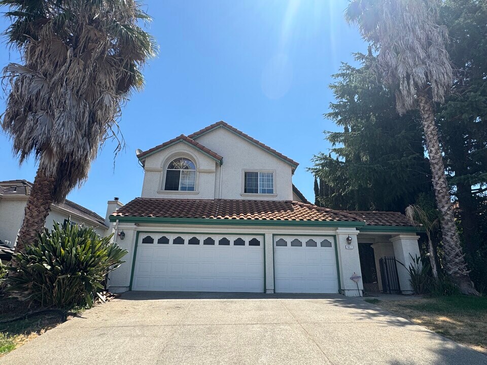 5017 Toyon Way in Antioch, CA - Building Photo