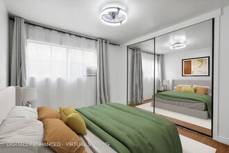 13050 Dronfield Ave, Unit 13050 Dronfield Avenue #5 in Sylmar, CA - Foto de edificio - Building Photo