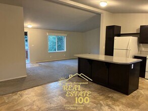 15 N Hillside Dr in Otis, OR - Building Photo - Building Photo