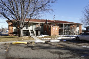 The Inn Between of Longmont Apartments