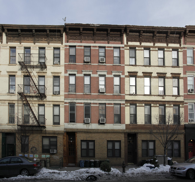 87 Greenpoint Ave in Brooklyn, NY - Building Photo - Building Photo