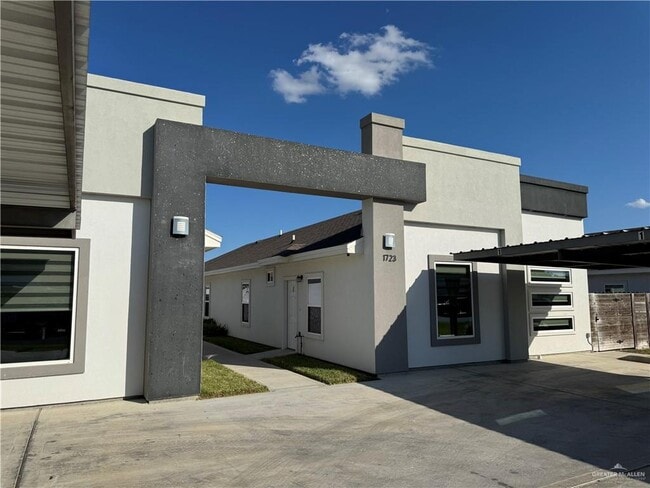 22 South Dr in Pharr, TX - Building Photo - Building Photo
