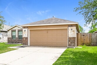 376 Henry St in Alvin, TX - Foto de edificio - Building Photo