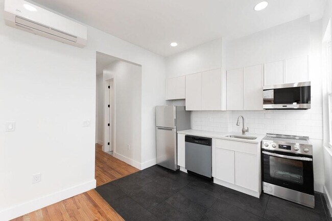 120 Bowers St in Jersey City, NJ - Building Photo - Building Photo