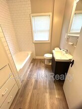 1366 Duxberry Ave in Columbus, OH - Building Photo - Building Photo