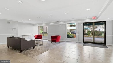 6141 Leesburg Pike in Falls Church, VA - Building Photo - Building Photo