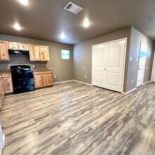 1304 E 15th St in Lubbock, TX - Building Photo - Building Photo