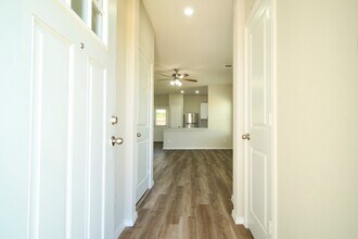 490 Abigail Aly in San Antonio, TX - Building Photo - Building Photo