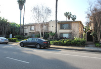 Chandler Apartments in Valley Village, CA - Foto de edificio - Building Photo