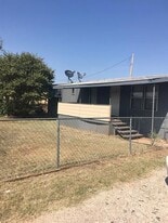 140 Apache Rd in Tye, TX - Building Photo