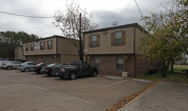 Eagle Point in Denton, TX - Building Photo - Building Photo