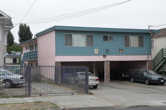 2144 High St in Oakland, CA - Building Photo - Building Photo