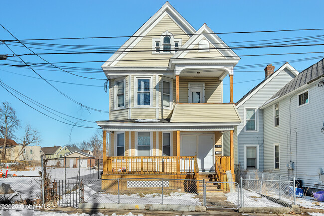 property at 827 Strong St