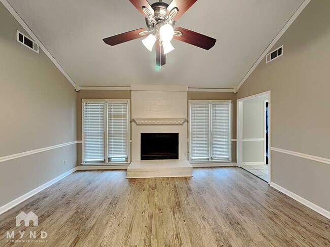 4569 Falkland Dr in Memphis, TN - Building Photo - Building Photo