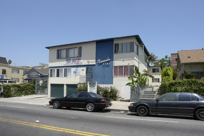 Normadie Arms Apartments in Los Angeles, CA - Building Photo - Building Photo