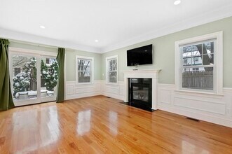 68 Waverley Ave in Newton, MA - Building Photo - Building Photo