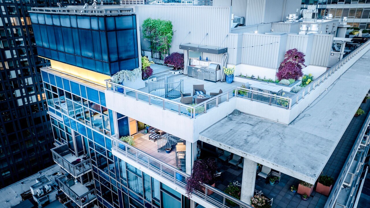 2033 2nd Ave in Seattle, WA - Building Photo