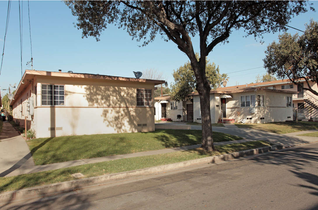 6809 Heliotrope Ave in Bell, CA - Building Photo